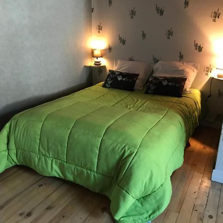 Gite Chez Regine Marcenat  Exteriör bild