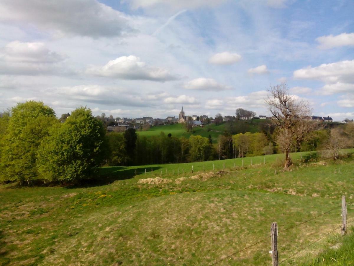 Gite Chez Regine Marcenat  Exteriör bild